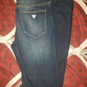 Jeans Guess factory size 25 and 28 $40 each . Jean